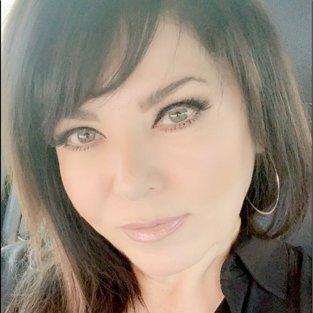 Meet your Posher, 🌼 lourdes  🌼